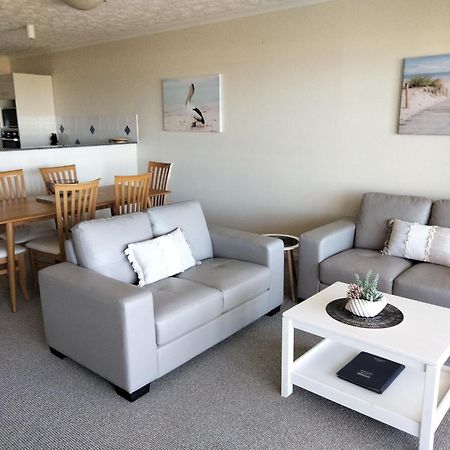 Moorings Beach Resort Caloundra Esterno foto