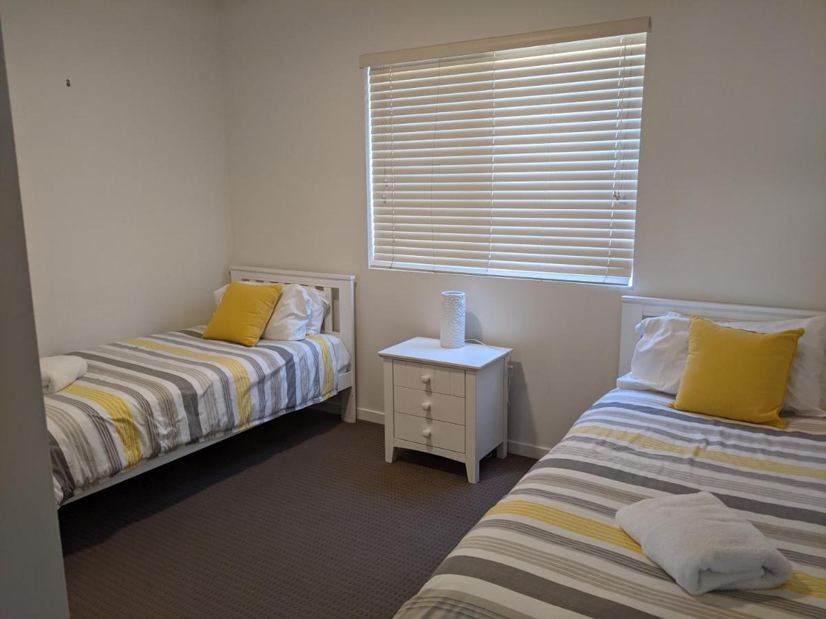 Moorings Beach Resort Caloundra Esterno foto