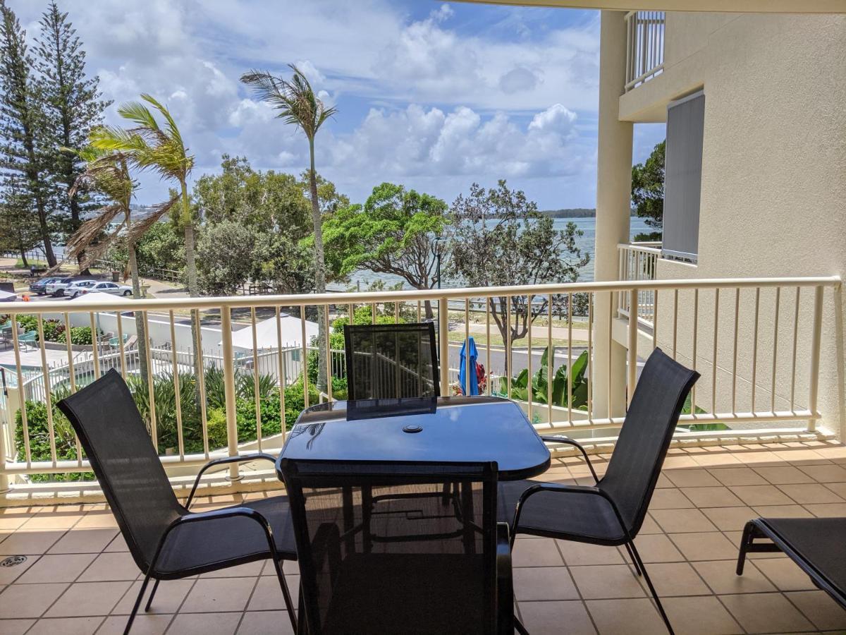 Moorings Beach Resort Caloundra Esterno foto