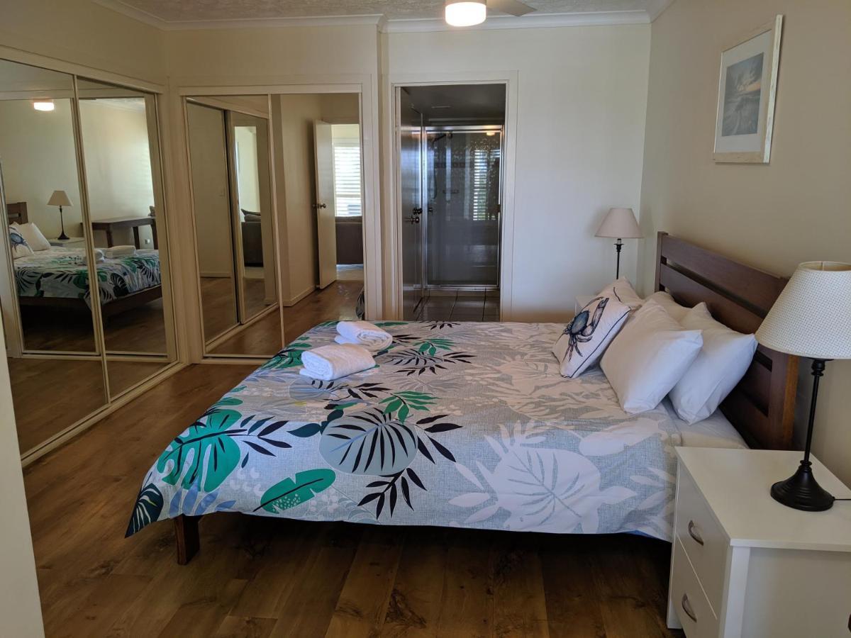 Moorings Beach Resort Caloundra Esterno foto