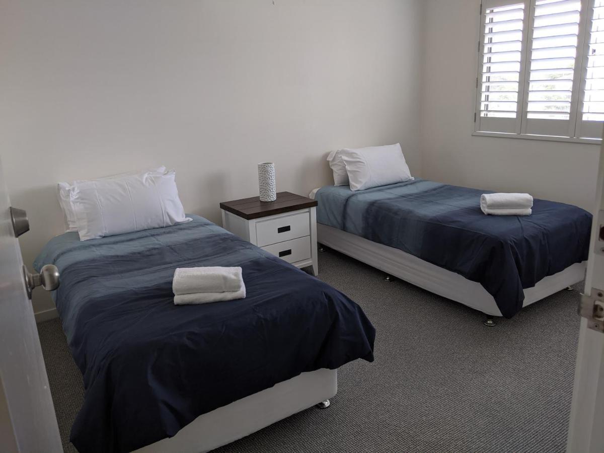 Moorings Beach Resort Caloundra Esterno foto