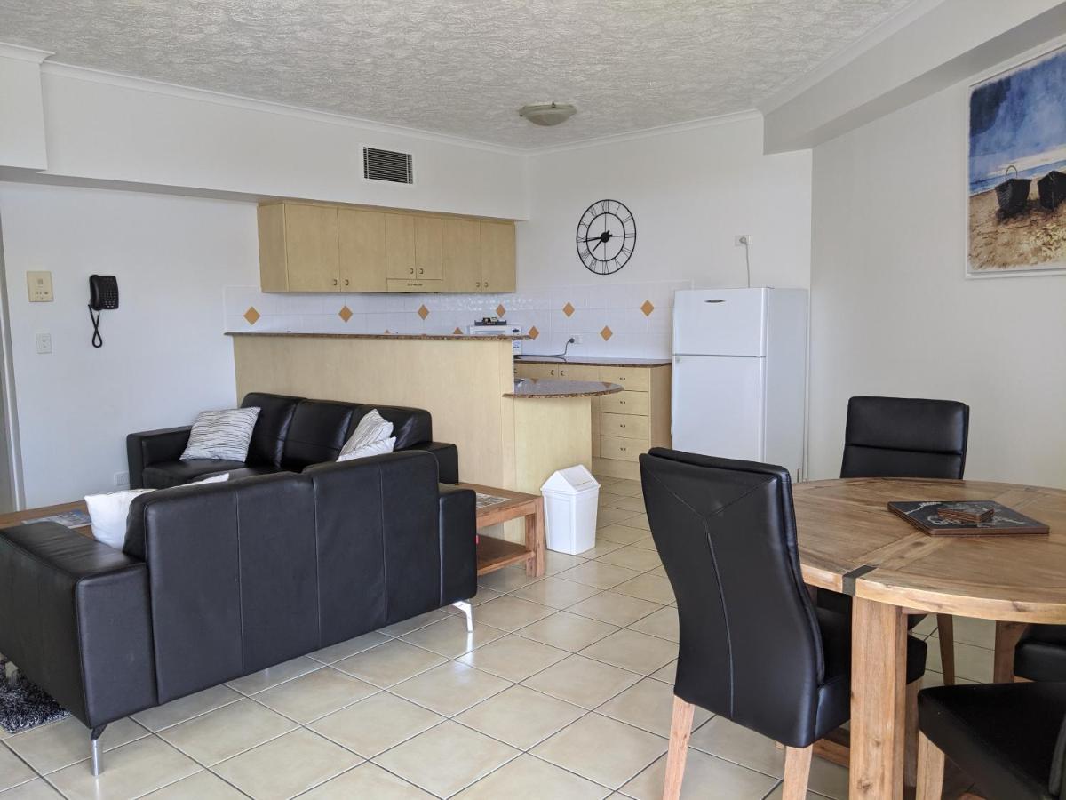 Moorings Beach Resort Caloundra Esterno foto