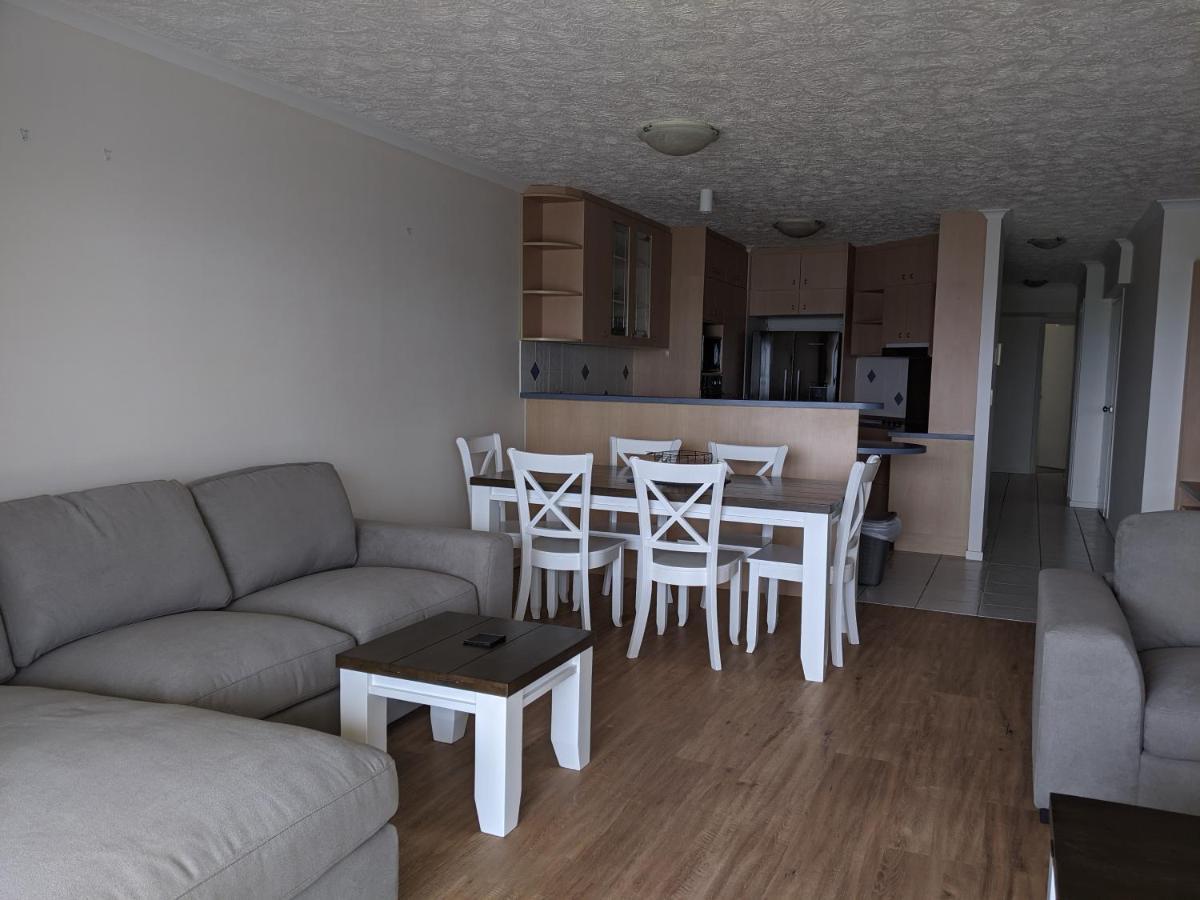 Moorings Beach Resort Caloundra Esterno foto