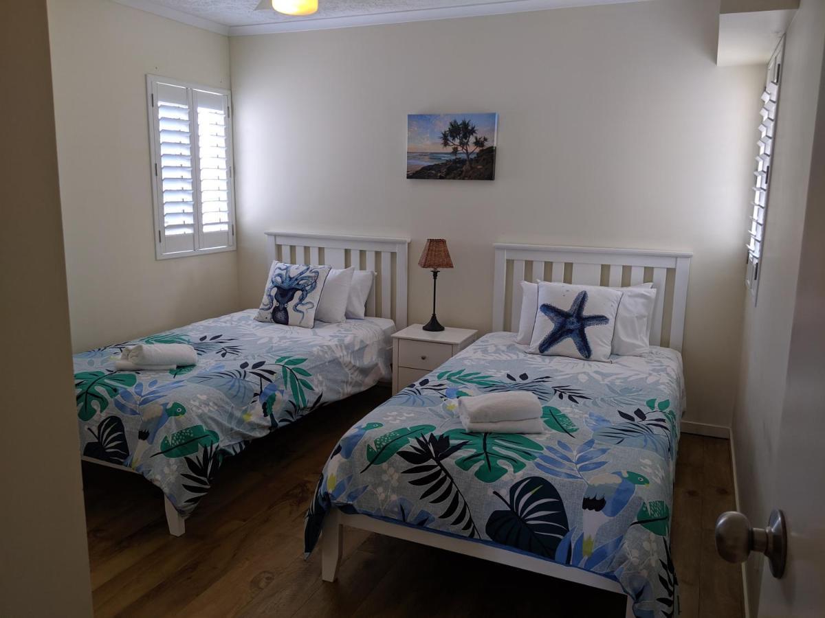 Moorings Beach Resort Caloundra Esterno foto