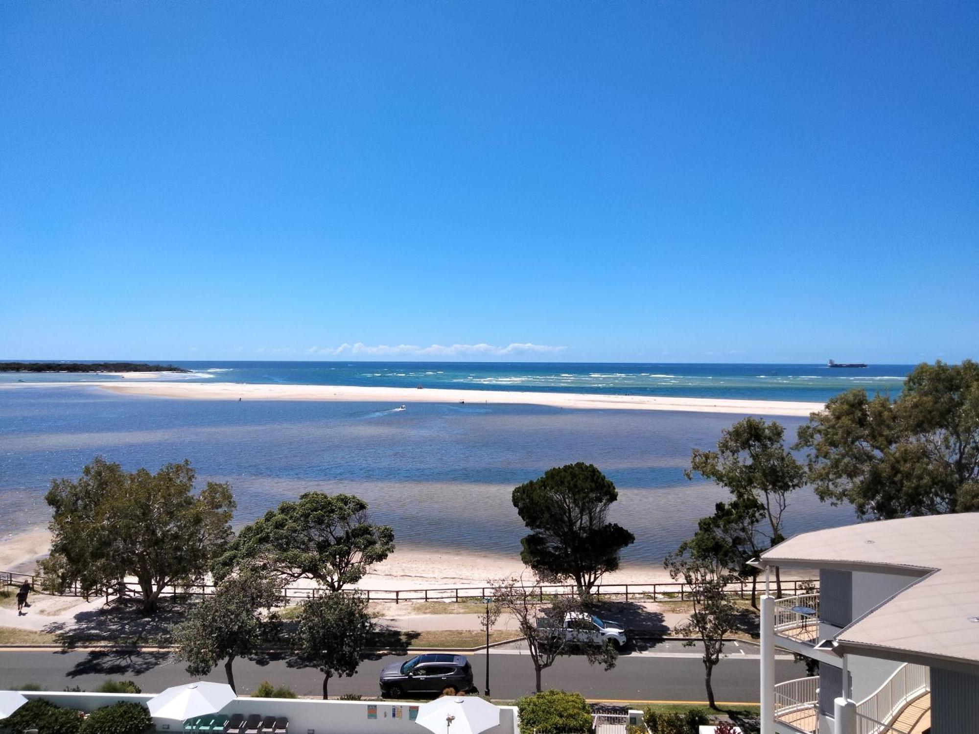 Moorings Beach Resort Caloundra Esterno foto