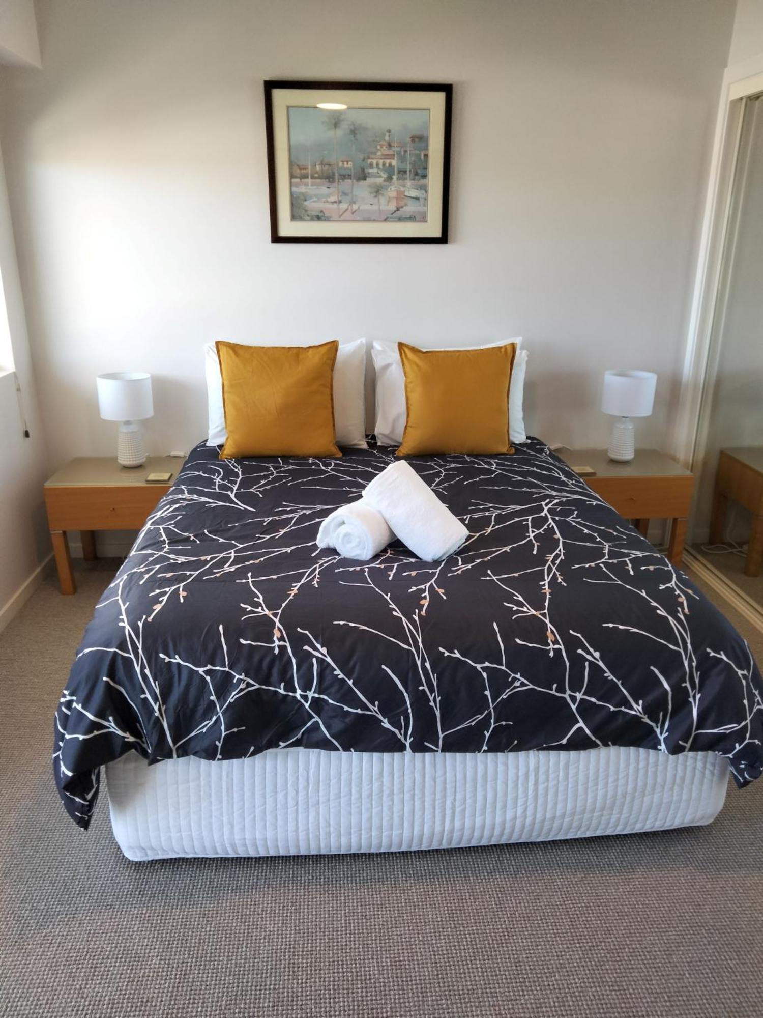 Moorings Beach Resort Caloundra Esterno foto