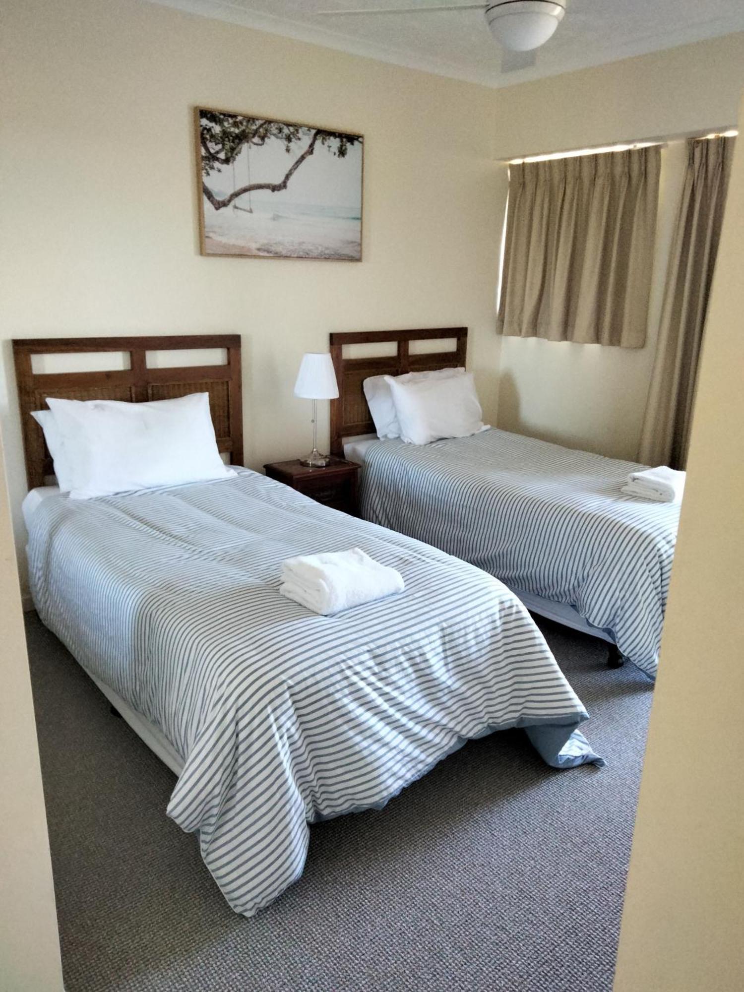 Moorings Beach Resort Caloundra Esterno foto