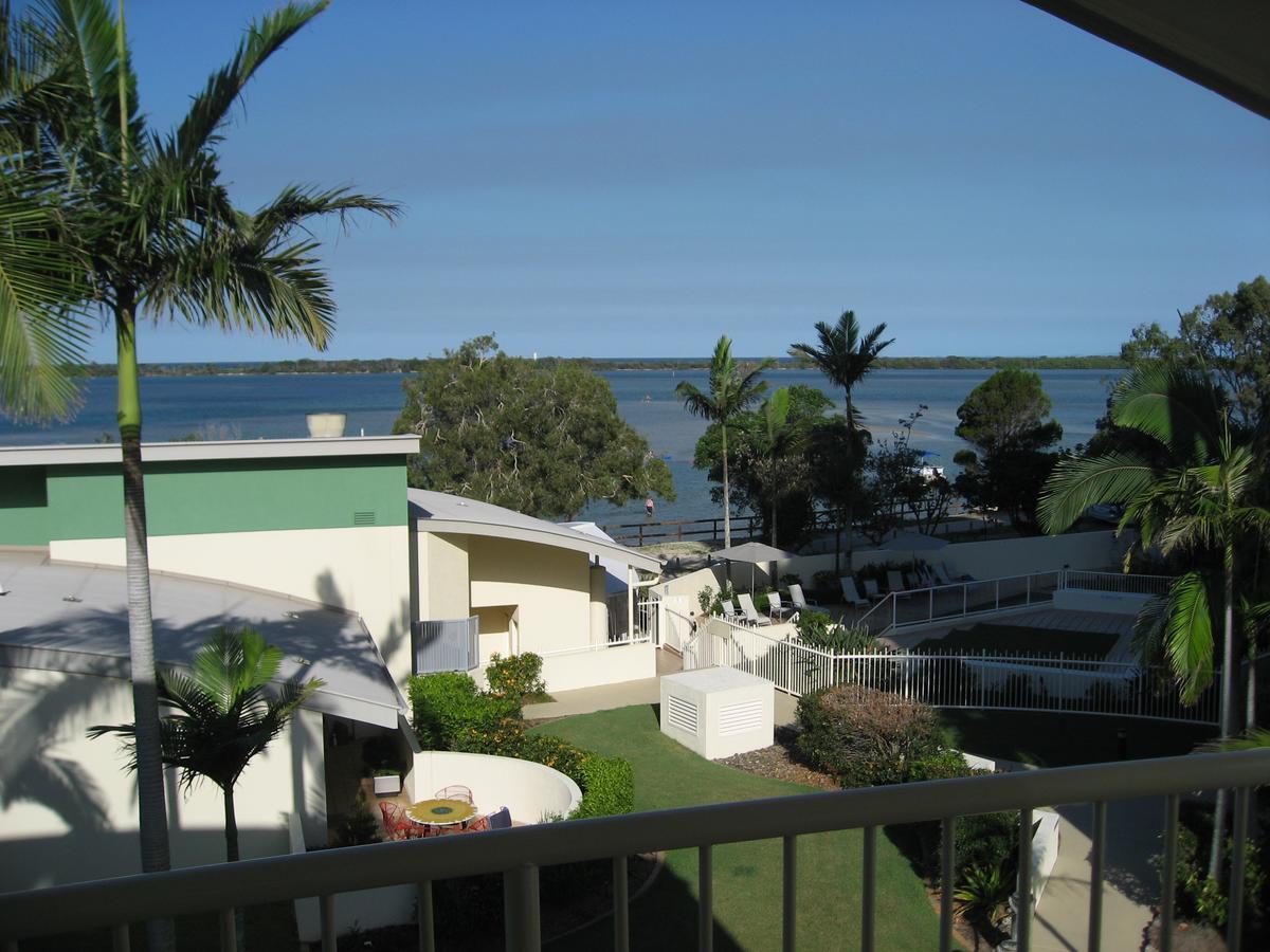 Moorings Beach Resort Caloundra Esterno foto
