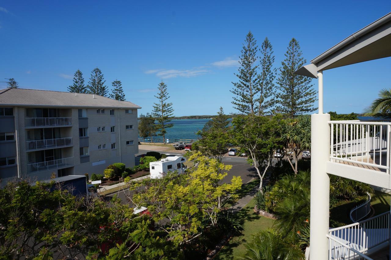 Moorings Beach Resort Caloundra Esterno foto