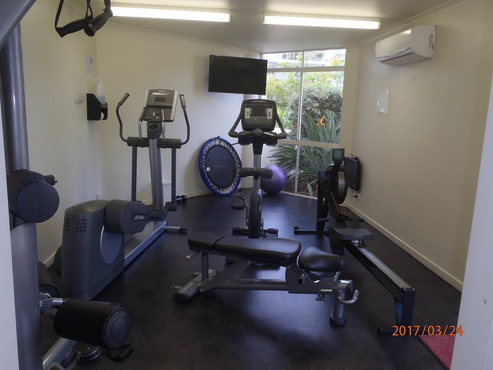 Moorings Beach Resort Caloundra Esterno foto